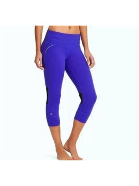 NWT Athleta Relay Capri size XS cobalt blue UPF 50+ wicking breathable reflectiv